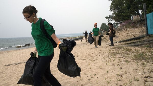 Добровольцы собрали три тонны мусора на Ольхоне