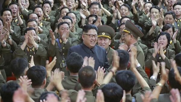 Cеверокорейский лидер Ким Чен Ын в Пхеньяне. 15 августа 2017