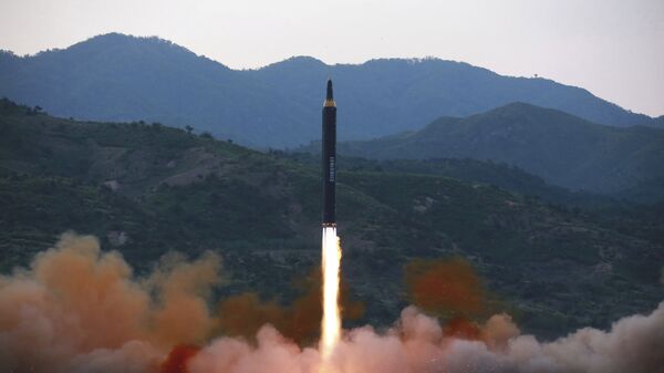 Запуск баллистической ракеты Хвасон-12 в КНДР