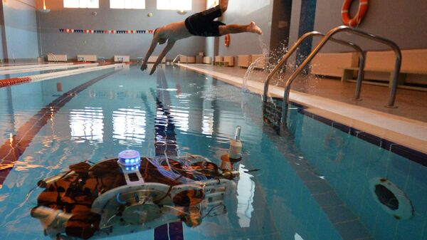 Демонстрация подводного робота Юниор. Архивное фото