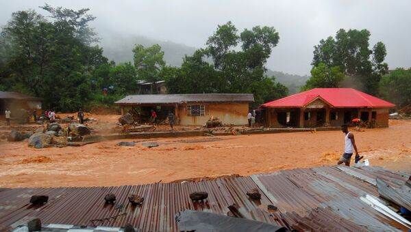 Оползни после сильных дождей и наводнений в Сьерра-Леоне. 14 августа 2017