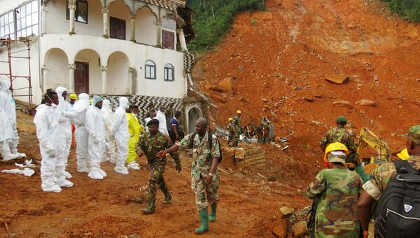 Оползни после сильных дождей и наводнений в Сьерра-Леоне. 15 августа 2017