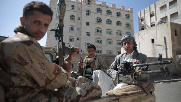 Бойцы-шииты в Йемене. Архивное фото