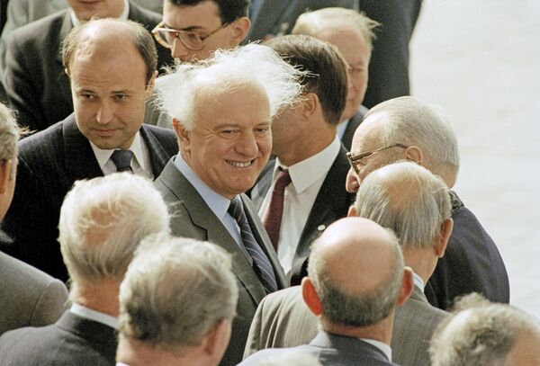 Солнцем полна голова…. Министр иностранных дел  СССР Эдуард Шеварднадзе. Францию. Париж, 1989