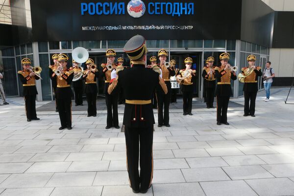 Выступление Центрального военного оркестра МО РФ в агентстве Россия сегодня