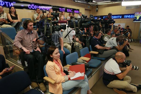 Журналисты на пресс-конференции посвященной проведению X Международного военно-музыкального фестиваля Спасская башня