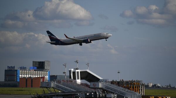 Boeing 737 компании Аэрофлот взлетает в аэропорту Шереметьево в Москве