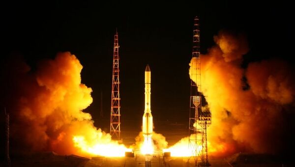 Ракета-носитель Протон-М с разгонным блоком Бриз-М стартовала с космодрома Байконур в Казахстане. 17 августа 2017
