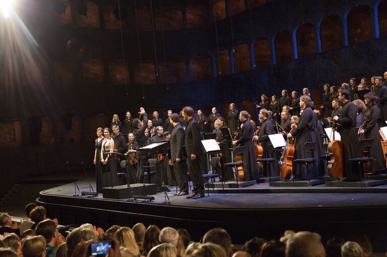 Выступление оркестра и хора MusicAeterna в Зальцбурге Выступление оркестра и хора MusicAeterna в Зальцбурге