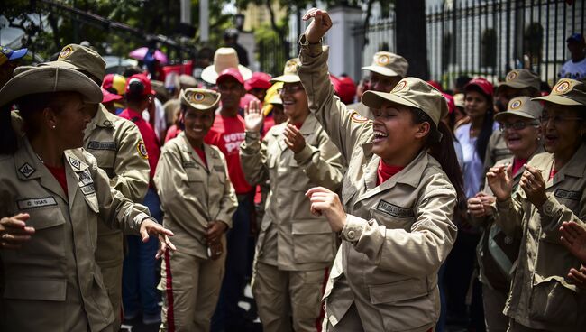 Митинг в поддержку президента Венесуэлы Николаса Мадуро и против президента США Дональда Трампа в Каракасе. Август 2017