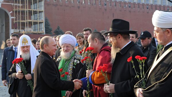 Путин и главы традиционных религиозных конфессий. Архивное фото