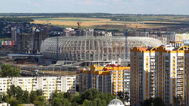 Вид на строящийся стадион Мордовия Арена в Саранске