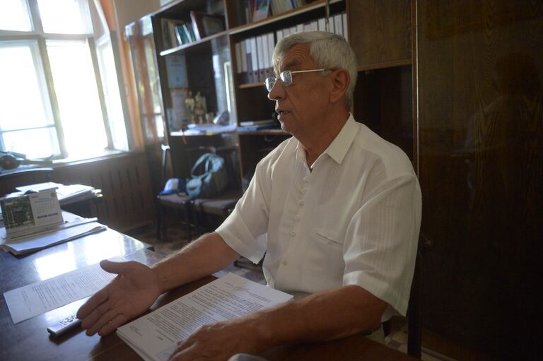 Председатель профкома завода имени 61 коммунара Николай Головченко