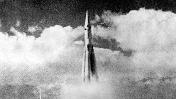 Первый пуск межконтинентальной баллистической двухступенчатой ракеты Р-7