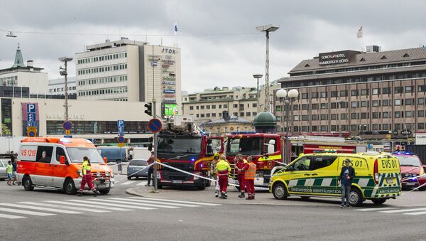 Спасатели на месте происшествия в городе Турку, Финляндия