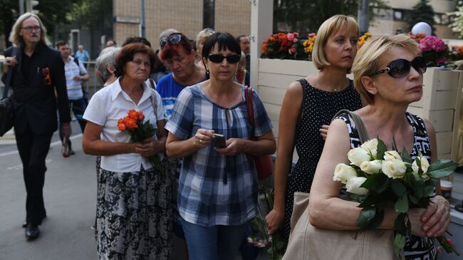 На церемонии прощания с актрисой Верой Глаголевой в Центральном доме кино в Москве. 19 августа 2017 На церемонии прощания с актрисой Верой Глаголевой в Центральном доме кино в Москве. 19 августа 2017