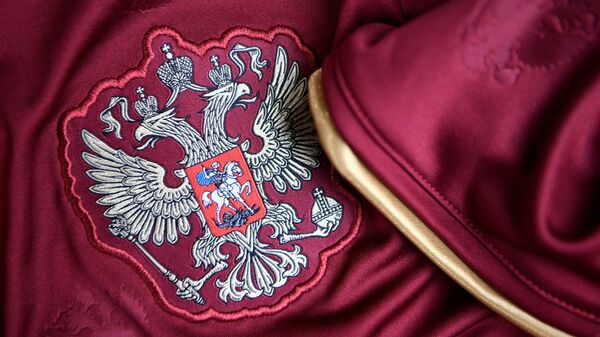Герб на форме сборной России по футболу