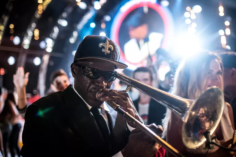 Музыкант коллектива Joe Lastie’s New Orleans Sound во время выступления на фестивале Koktebel Jazz Party 2017 Музыкант коллектива Joe Lastie’s New Orleans Sound во время выступления на фестивале Koktebel Jazz Party 2017