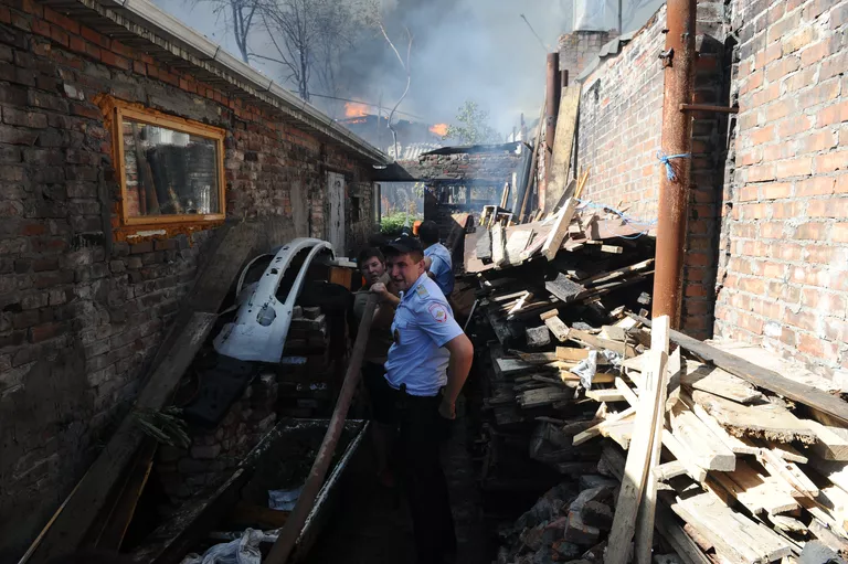 Пожар в Ростове-на-Дону в районе Театрального спуска Пожар в Ростове-на-Дону в районе Театрального спуска