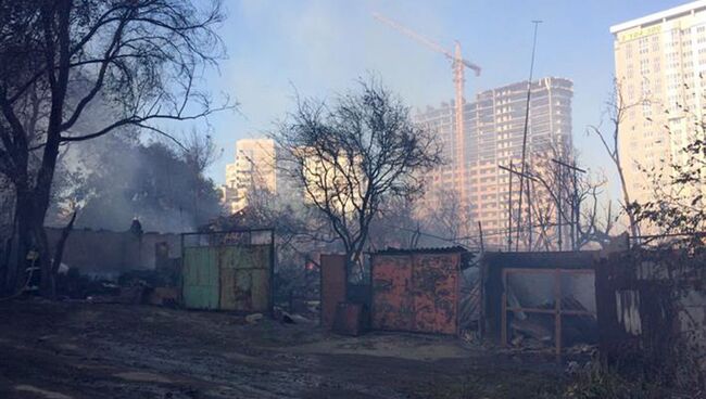 Пожар на территории жилого сектора в Ростове-на-Дону. Архивное фото