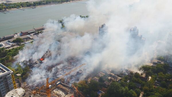 Бушующий огонь и усилия пожарных: ликвидация возгорания в Ростове-на-Дону