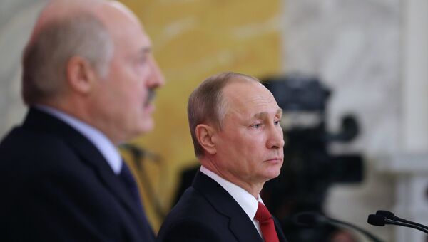 Президент РФ Владимир Путин и президент Белоруссии Александр Лукашенко во время встречи. Апрель 2017