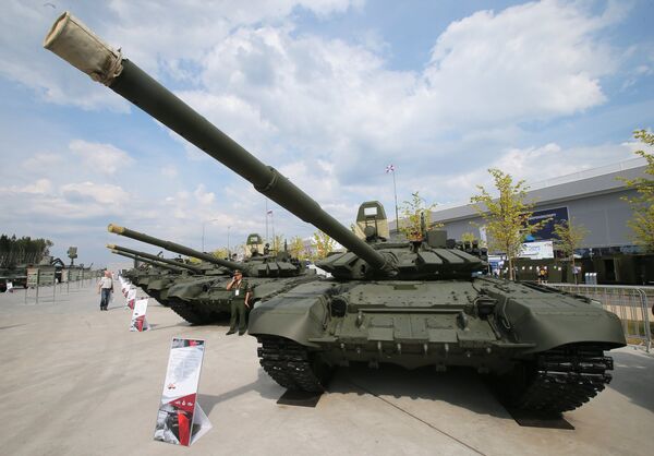 Танки Т-72Б3 на международном военно-техническом форуме Армия-2017 в Московской области
