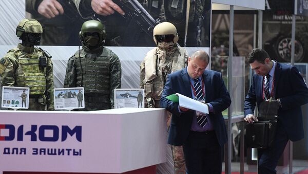Образцы бронекостюмов для военнослужащих на международном военно-техническом форуме Армия-2017 в Московской области