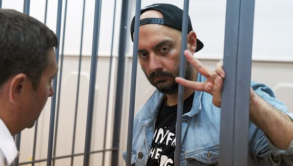 Режиссер Кирилл Серебренников, обвиняемый в организации крупного мошенничества, на заседании Басманного суда в Москве