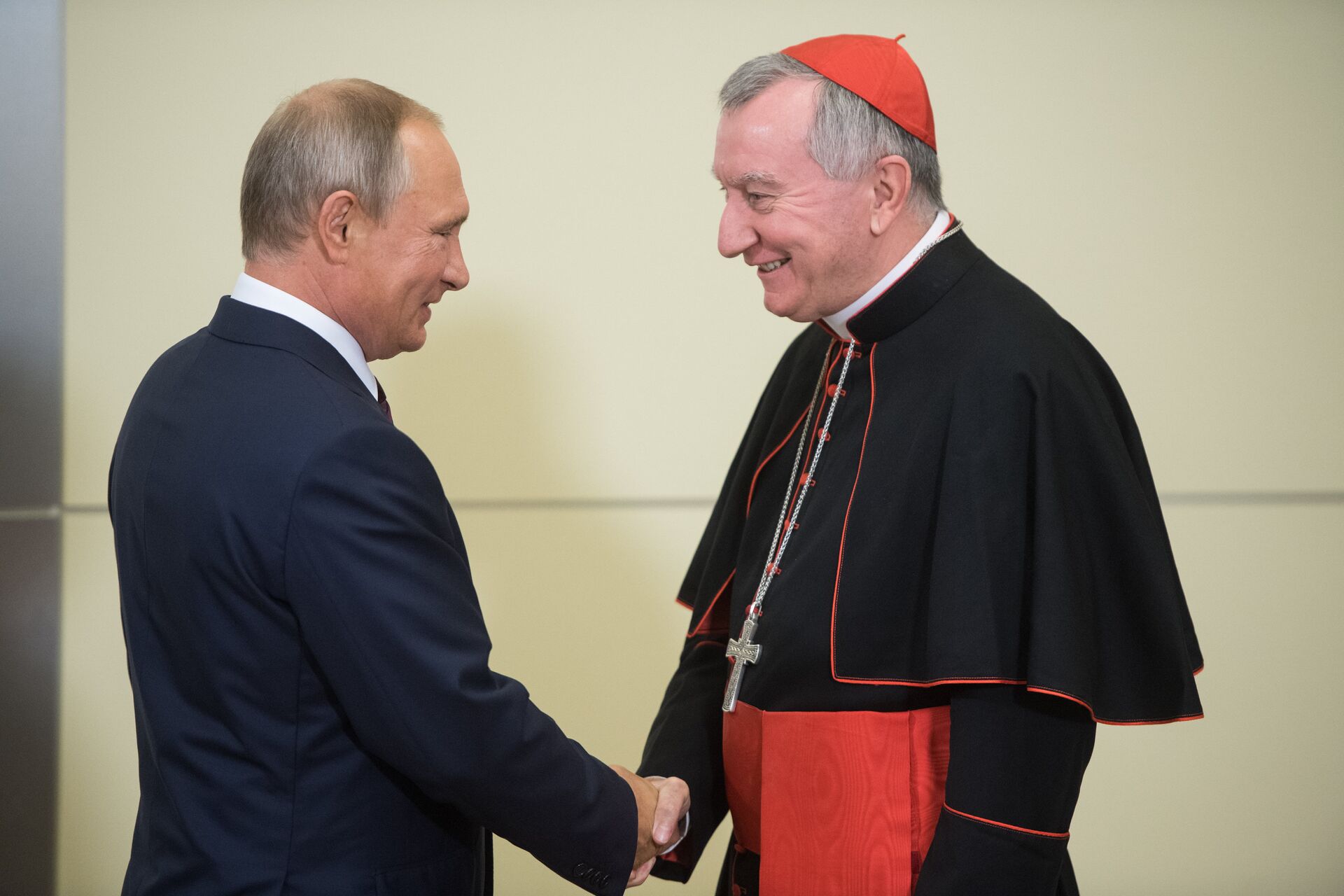 Президент РФ В. Путин встретился с госсекретарём Ватикана П. Паролином Президент РФ В. Путин встретился с госсекретарём Ватикана П. Паролином - РИА Новости, 1920, 22.04.2025