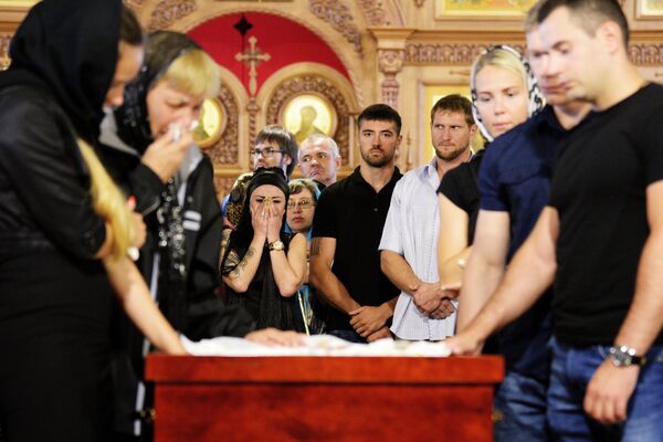На церемонии прощания с погибшим чемпионом мира и Европы по пауэрлифтингу Андреем Драчевым в Хабаровске. 24 августа 2017 На церемонии прощания с погибшим чемпионом мира и Европы по пауэрлифтингу Андреем Драчевым в Хабаровске. 24 августа 2017