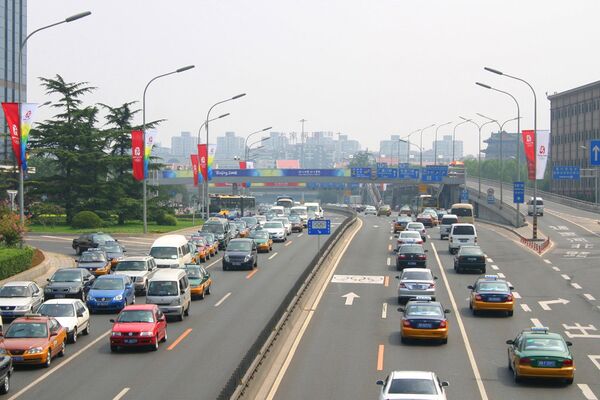Ежедневно число машин в Пекине увеличивается почти на 1,5 тыс