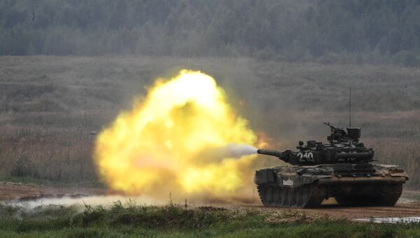 Танк Т-90 во время демонстрационного показа современных и перспективных образцов вооружения. Архивное фото