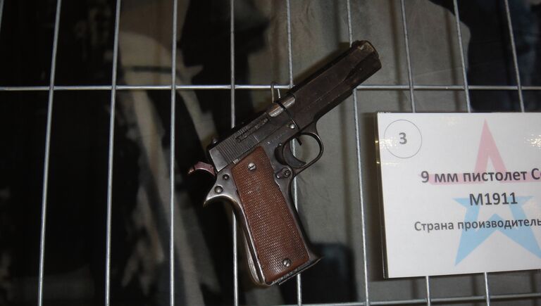 9-мм пистолет Colt M1911 (США) на Международном военно-техническом форуме Армия-2017 на полигоне Алабино