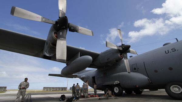 Самолет ВВС США на военнной авиабазе Андерсен на острове Гуам