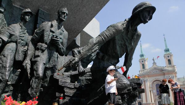 Памятник героям Варшавского восстания против немецких оккупантов 1944 года в Варшаве. Архивное фото