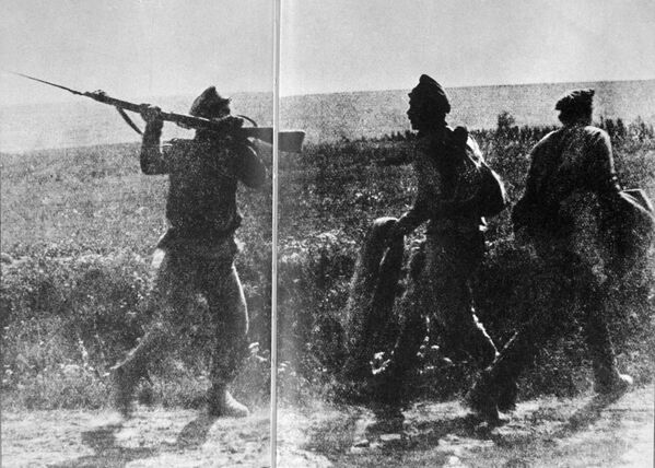 Солдаты ударного батальона, созданного для борьбы с дезертирами во время Первой мировой войны