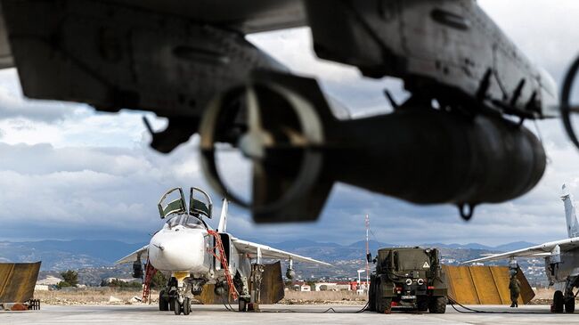 Самолеты ВКС РФ на авиабазе Хмеймим в Сирии. Архивное фото