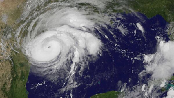 Снимок со спутника в ожидании урагана Ирма.