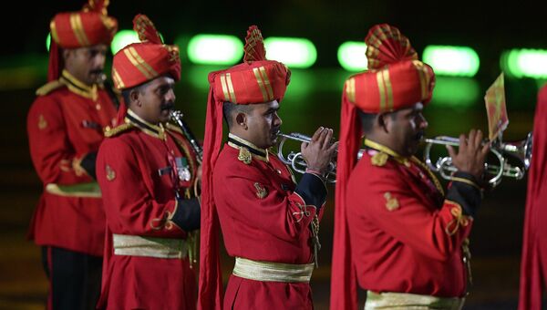 Музыканты Сводного военного оркестра трех видов Вооруженных сил Индии на торжественной церемонии открытия X Международного военно-музыкального фестиваля Спасская башня в Москве