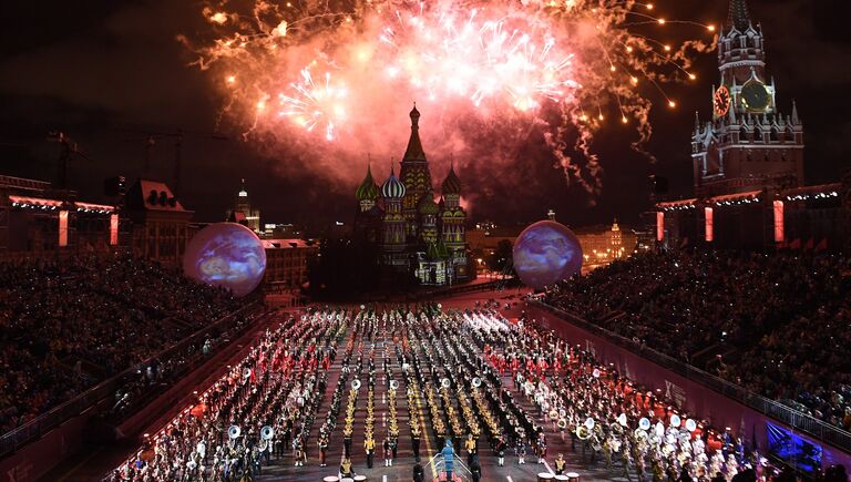 Торжественная церемония открытия X Международного военно-музыкального фестиваля Спасская башня в Москве