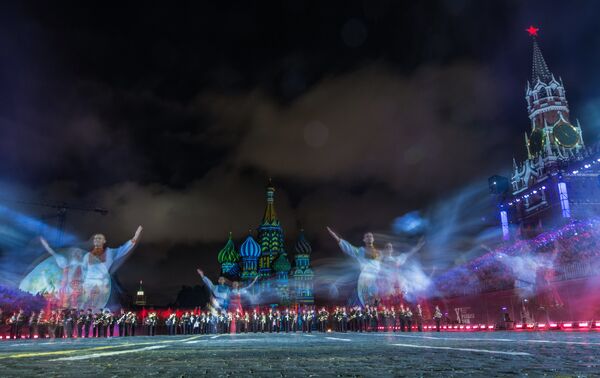 Торжественная церемония открытия X Международного военно-музыкального фестиваля Спасская башня в Москве