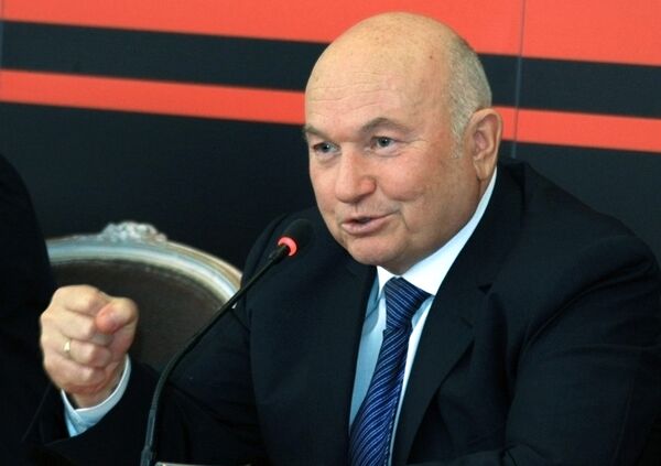 Лужков предложил Газпрому сотрудничество по газозаправочным станциям
