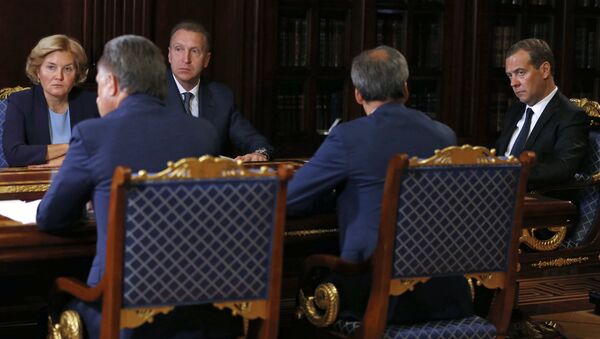 Председатель правительства РФ Дмитрий Медведев проводит совещание с вице-премьерами РФ. 28 августа 2017