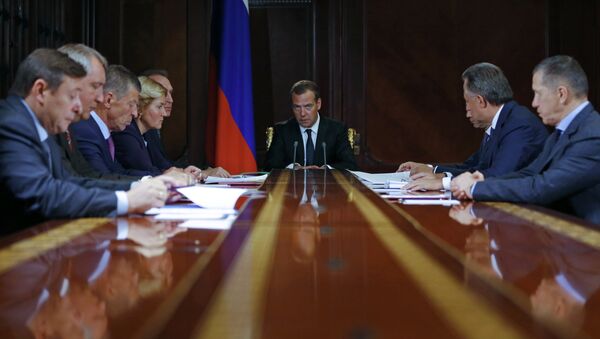 Председатель правительства РФ Дмитрий Медведев проводит совещание с вице-премьерами РФ. 28 августа 2017