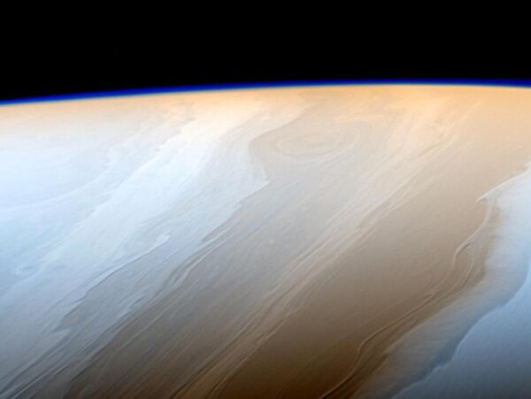 Живописные облака на Сатурне