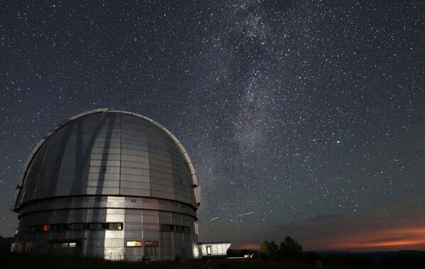 Большой телескоп азимутальный на территории Специальной астрофизической обсерватории Российской академии наук