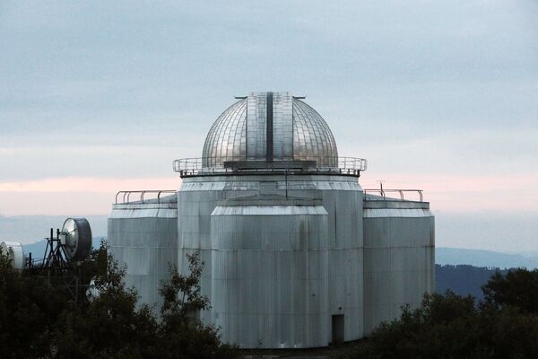 Малый телескоп на территории Специальной астрофизической обсерватории Российской академии наук