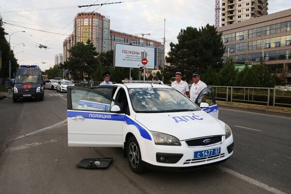 Автомобиль правоохранительных органов, обстрелянный злоумышленником в Краснодаре