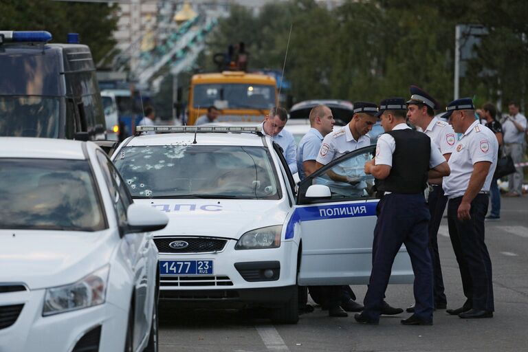 Сотрудники правоохранительных органов в Краснодаре, где было совершено нападение на сотрудников ДПС. 28 августа 2017